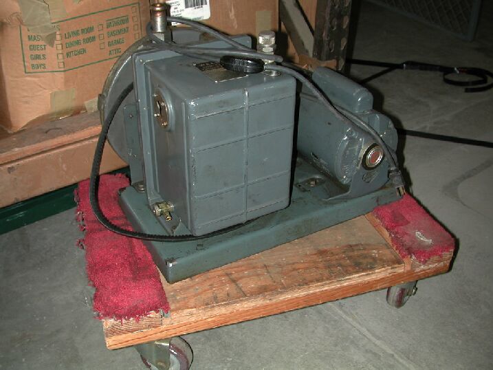 Vacuum Pump Image #02><br>
<br>
<hr noshade color=