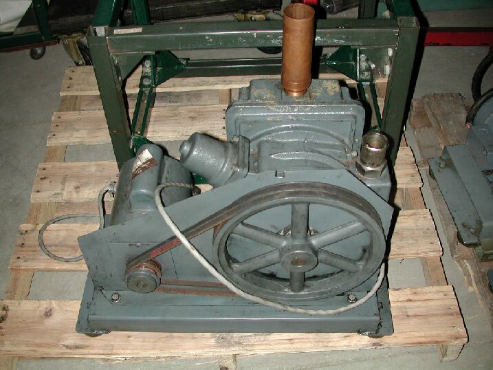 Vacuum Pump Image #01><br>
<br>
<hr noshade color=